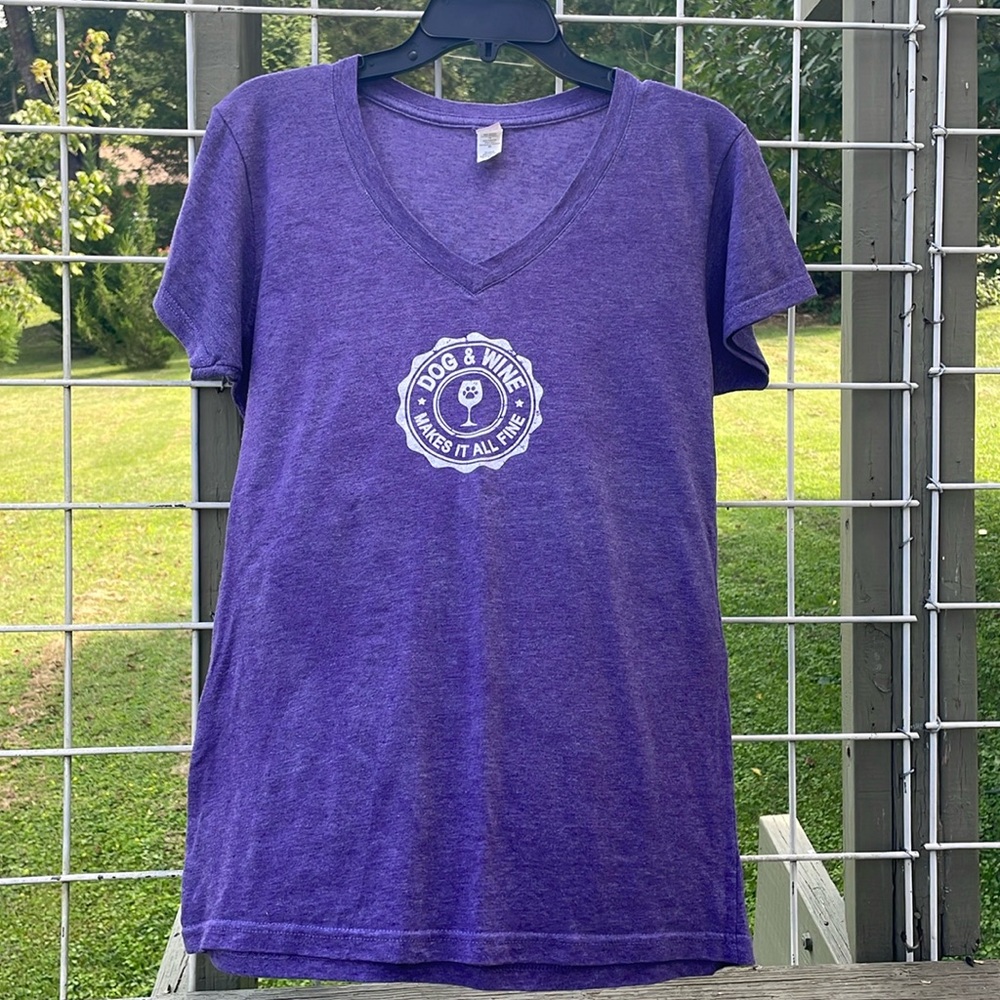 Dog & Wine v-neck t-shirt, purple, XL, like new!